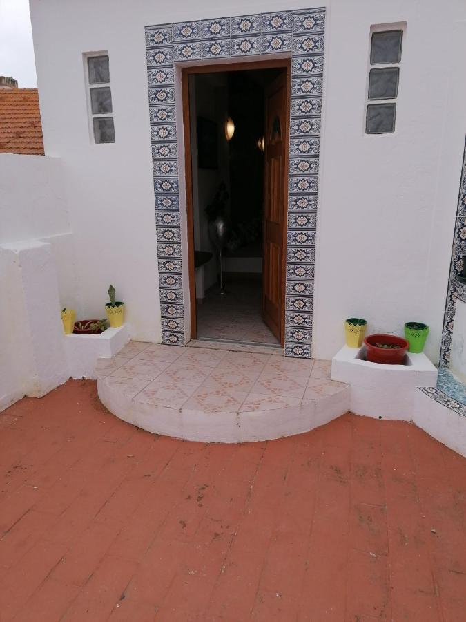 Iguana Guesthouse ลากอส ภายนอก รูปภาพ