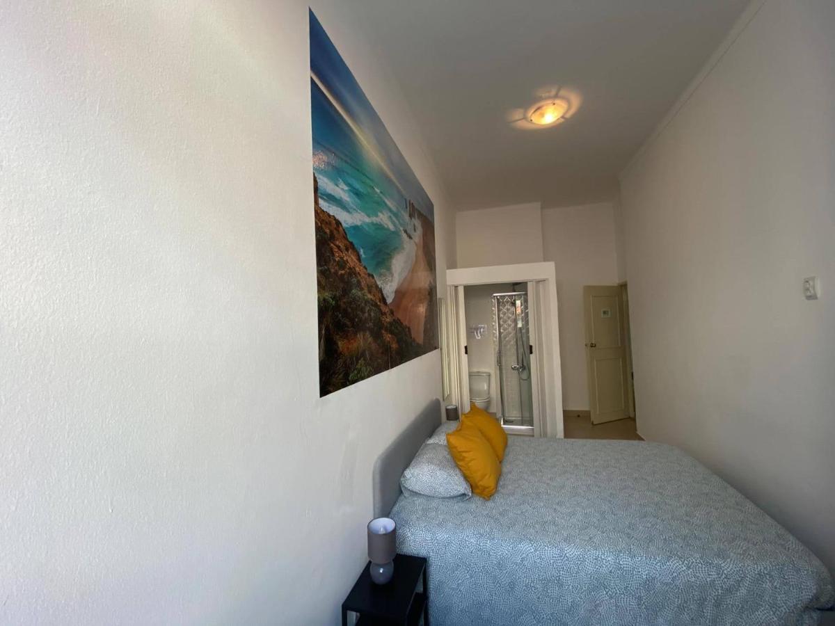 Iguana Guesthouse ลากอส ภายนอก รูปภาพ