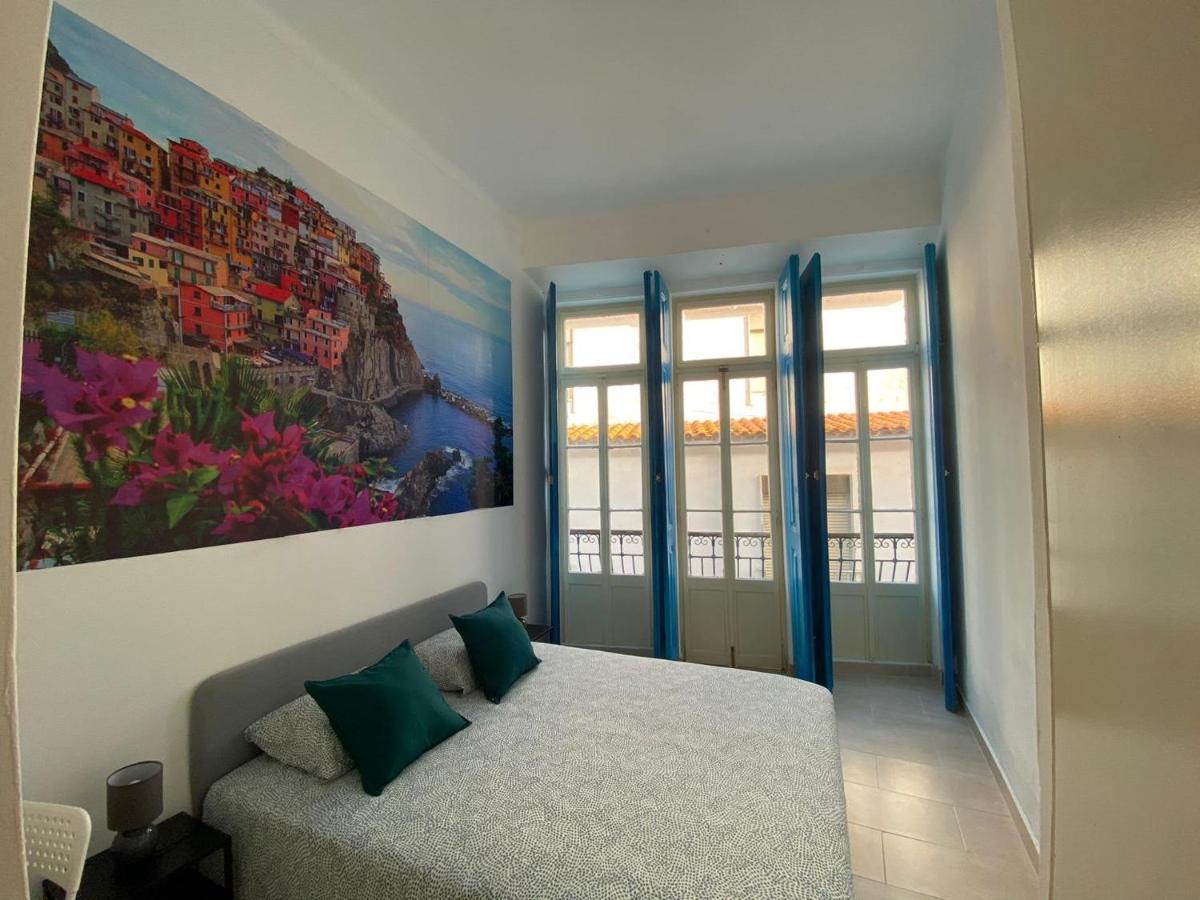 Iguana Guesthouse ลากอส ภายนอก รูปภาพ