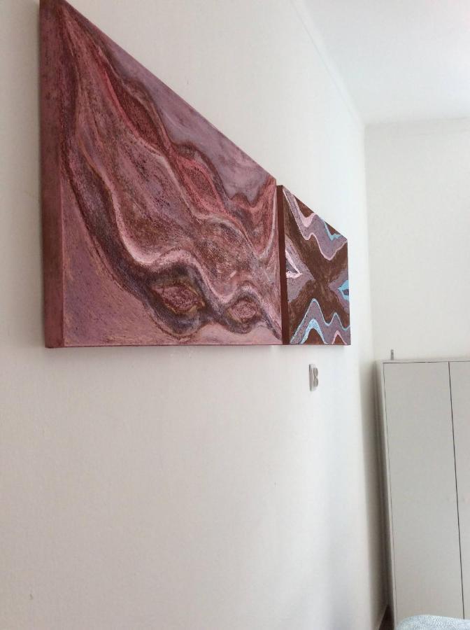 Iguana Guesthouse ลากอส ภายนอก รูปภาพ