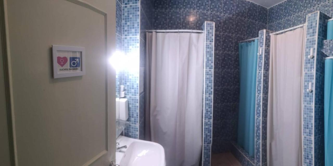 Iguana Guesthouse ลากอส ภายนอก รูปภาพ