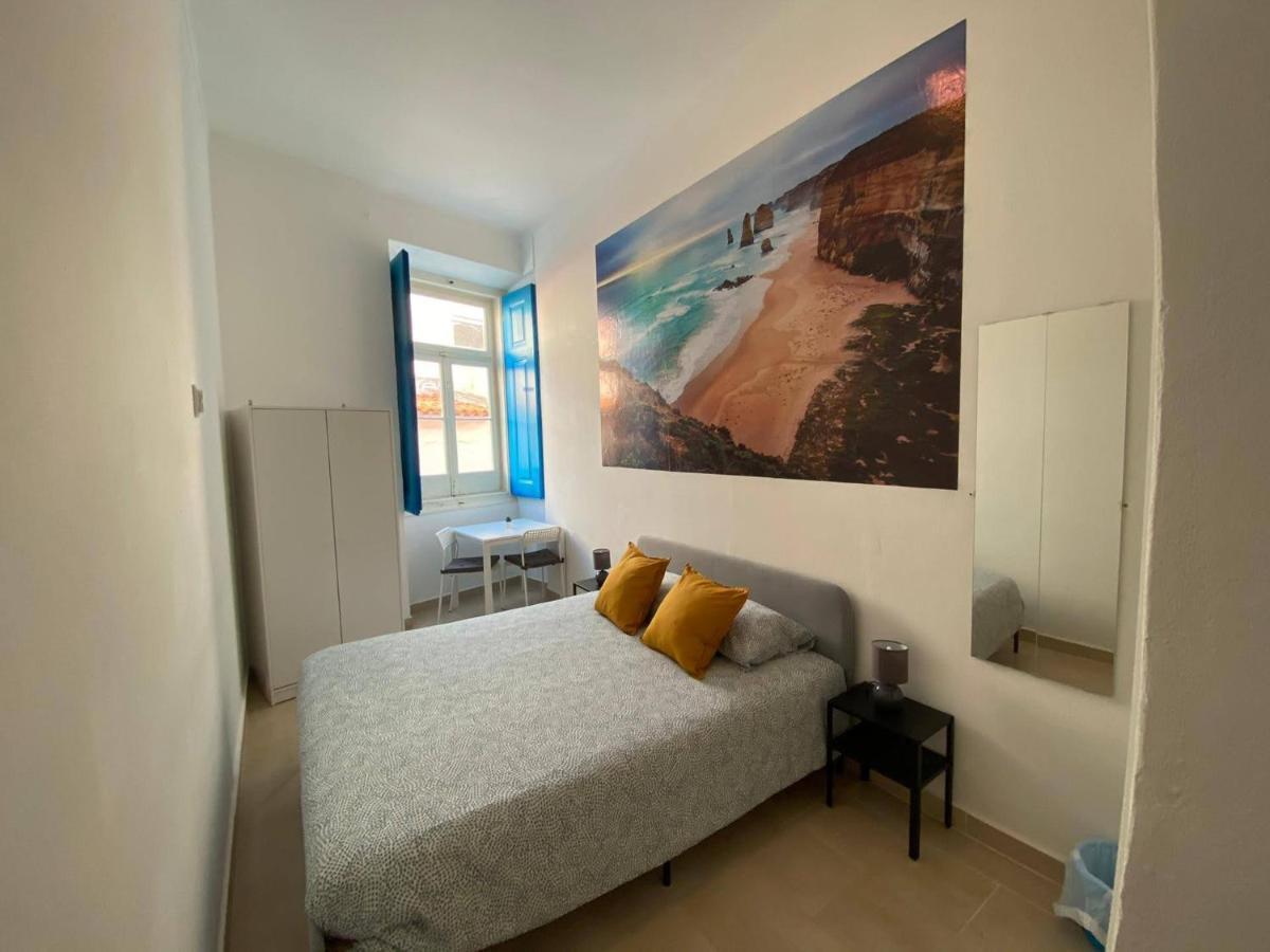 Iguana Guesthouse ลากอส ภายนอก รูปภาพ