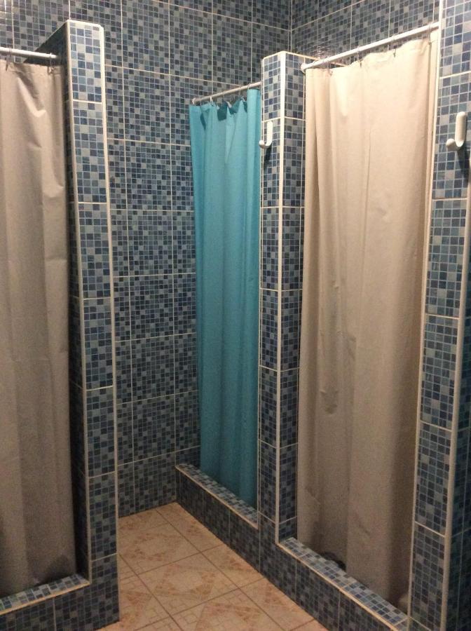 Iguana Guesthouse ลากอส ภายนอก รูปภาพ