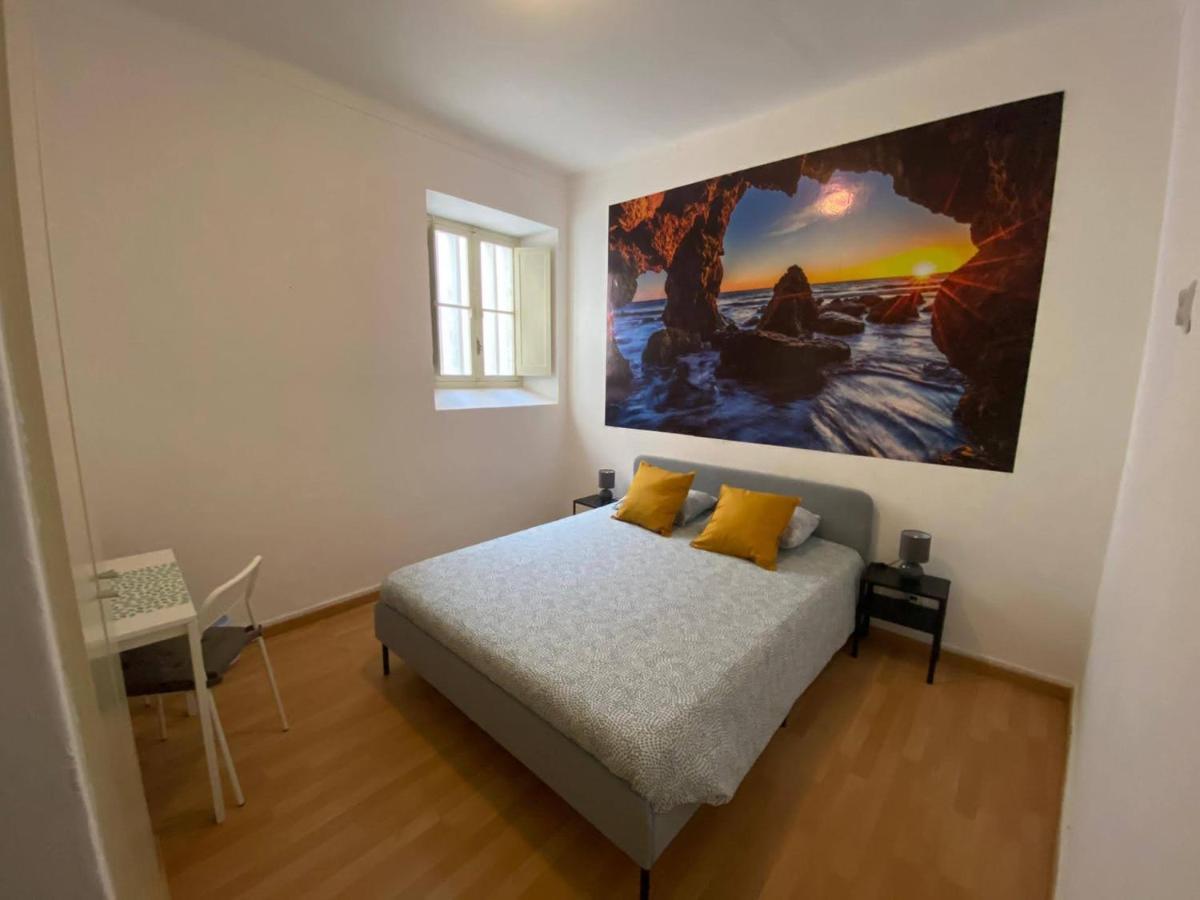 Iguana Guesthouse ลากอส ภายนอก รูปภาพ