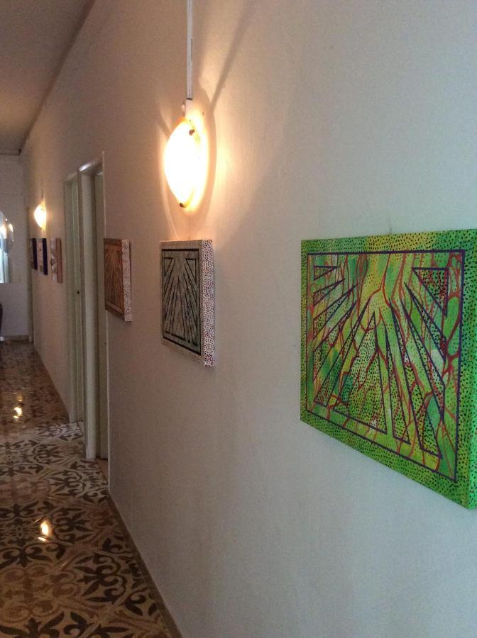 Iguana Guesthouse ลากอส ภายนอก รูปภาพ