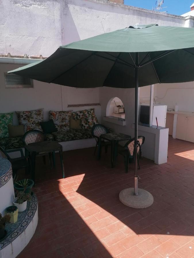 Iguana Guesthouse ลากอส ภายนอก รูปภาพ